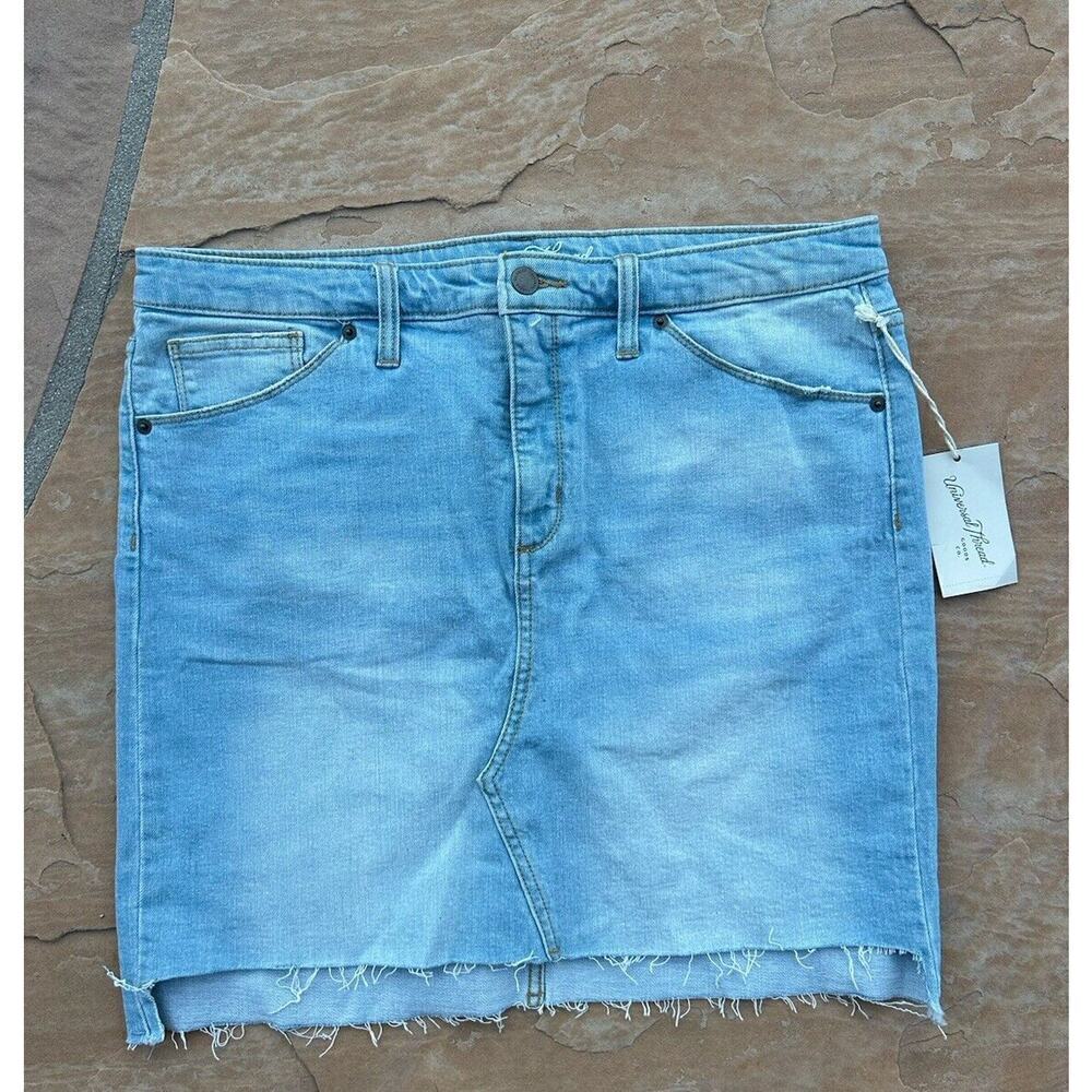 Universal Thread Women's Blue Denim Jean Midi Skirt Size 14 32 NWT